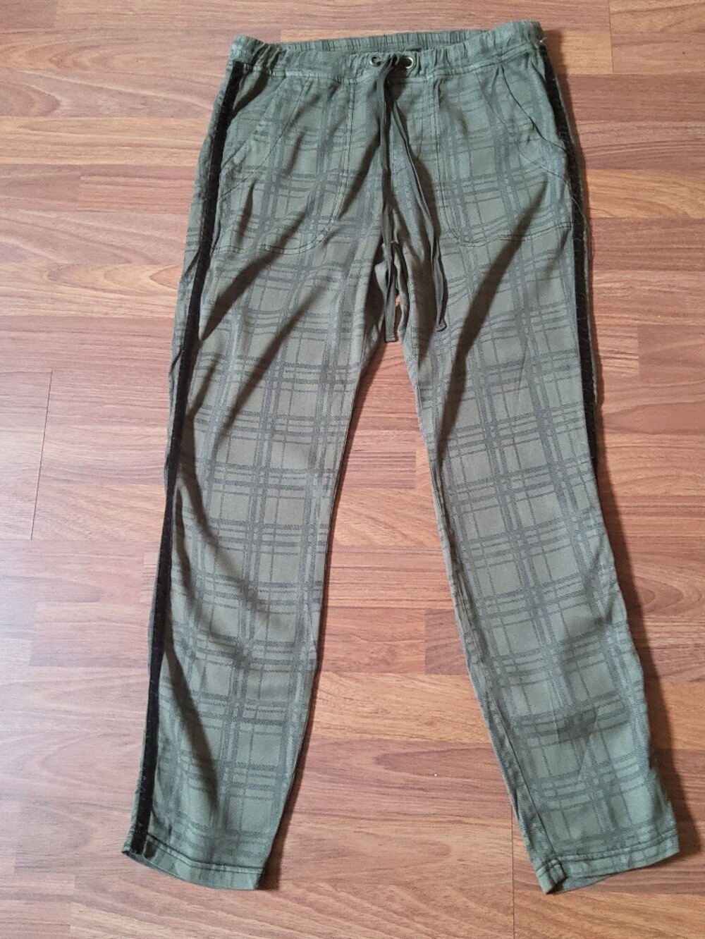 NWOT XCVI Wearables Olive Green Plaid Drawstring Jogger Pants S